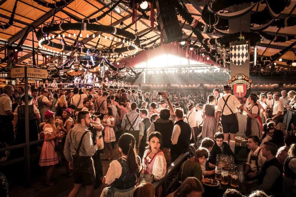 Oktoberfest: Đại tiệc bia lớn nhất hành tinh 