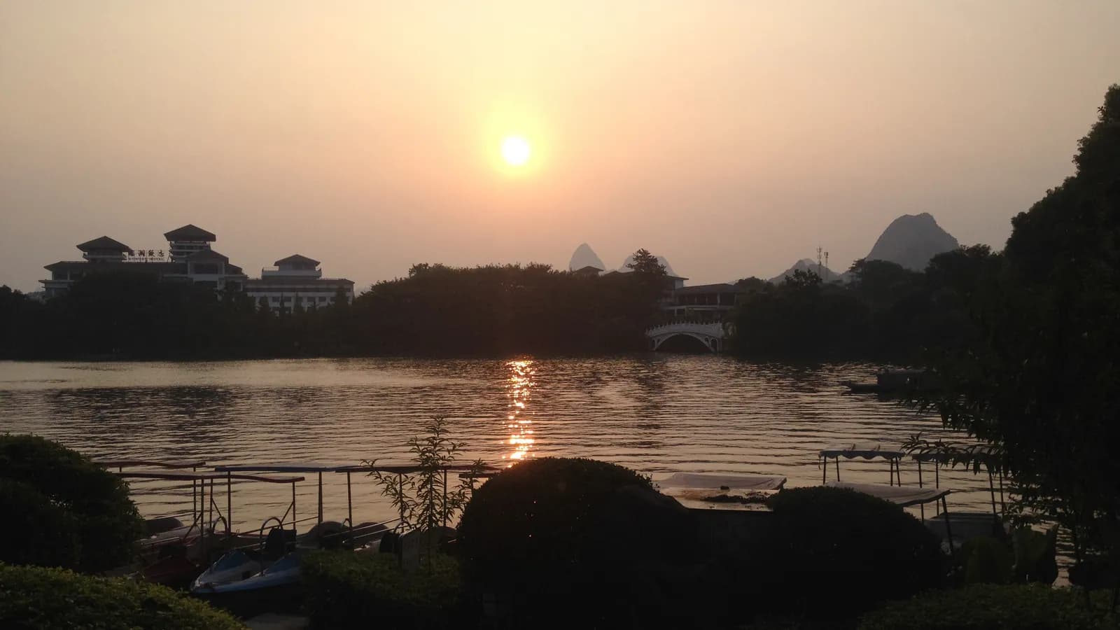Những ngày mưa ở Quế Lâm