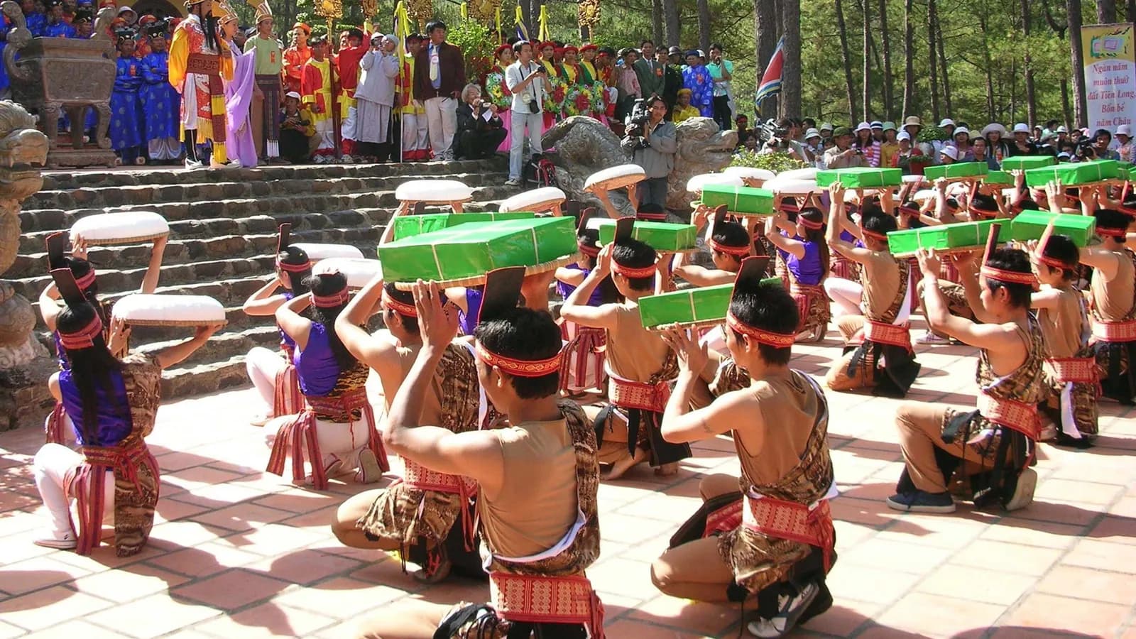 Tháng Ba, nhớ về quê cha đất Tổ!