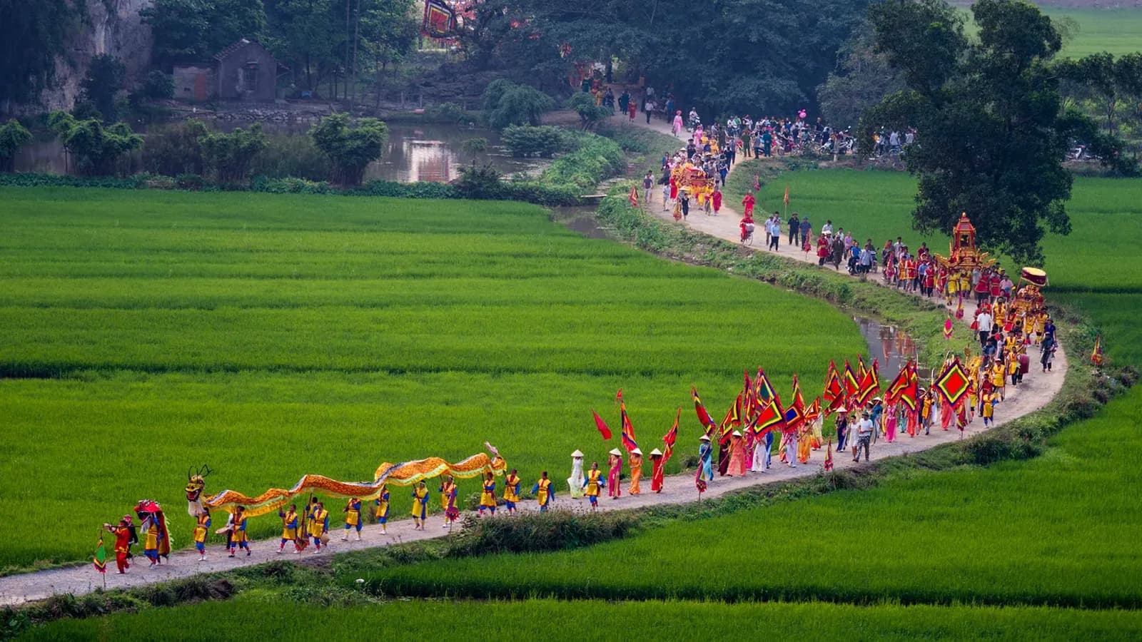 Lễ hội đền Thái Vi, Ninh Bình – Đầu Xuân xuôi dòng về miền Cố Đô 