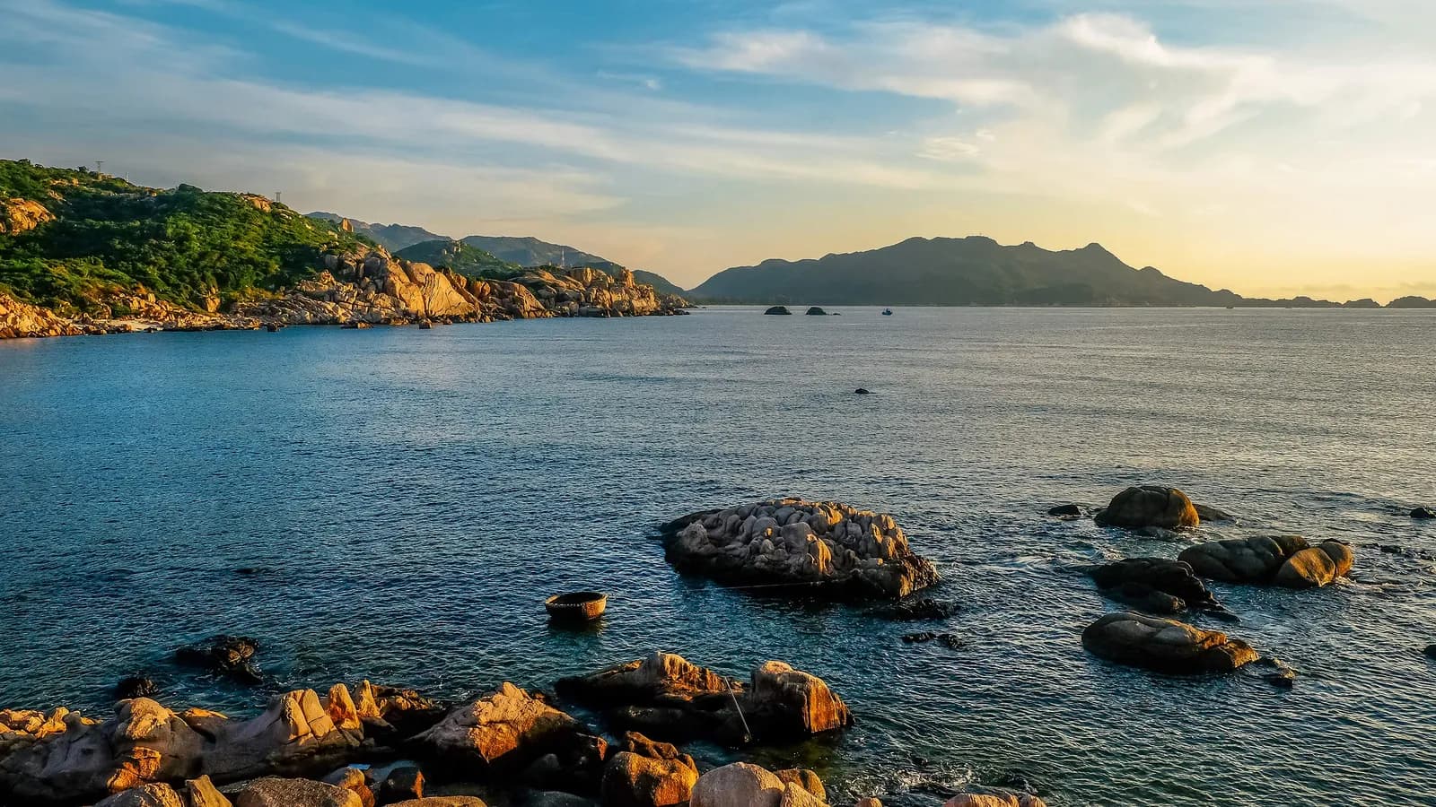 Về với biển, đón bình minh trên đảo ngọc Bình Ba 