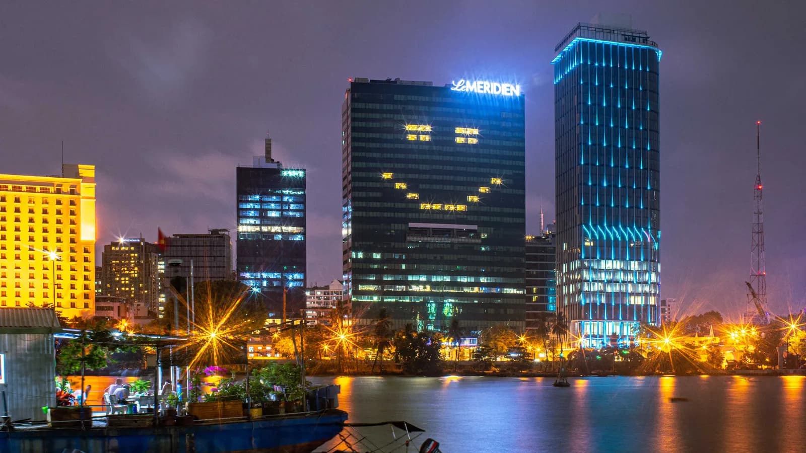 Light Up For Hope - Thông điệp của sự hy vọng mà Le Méridien Saigon gửi gắm bằng nụ cười 