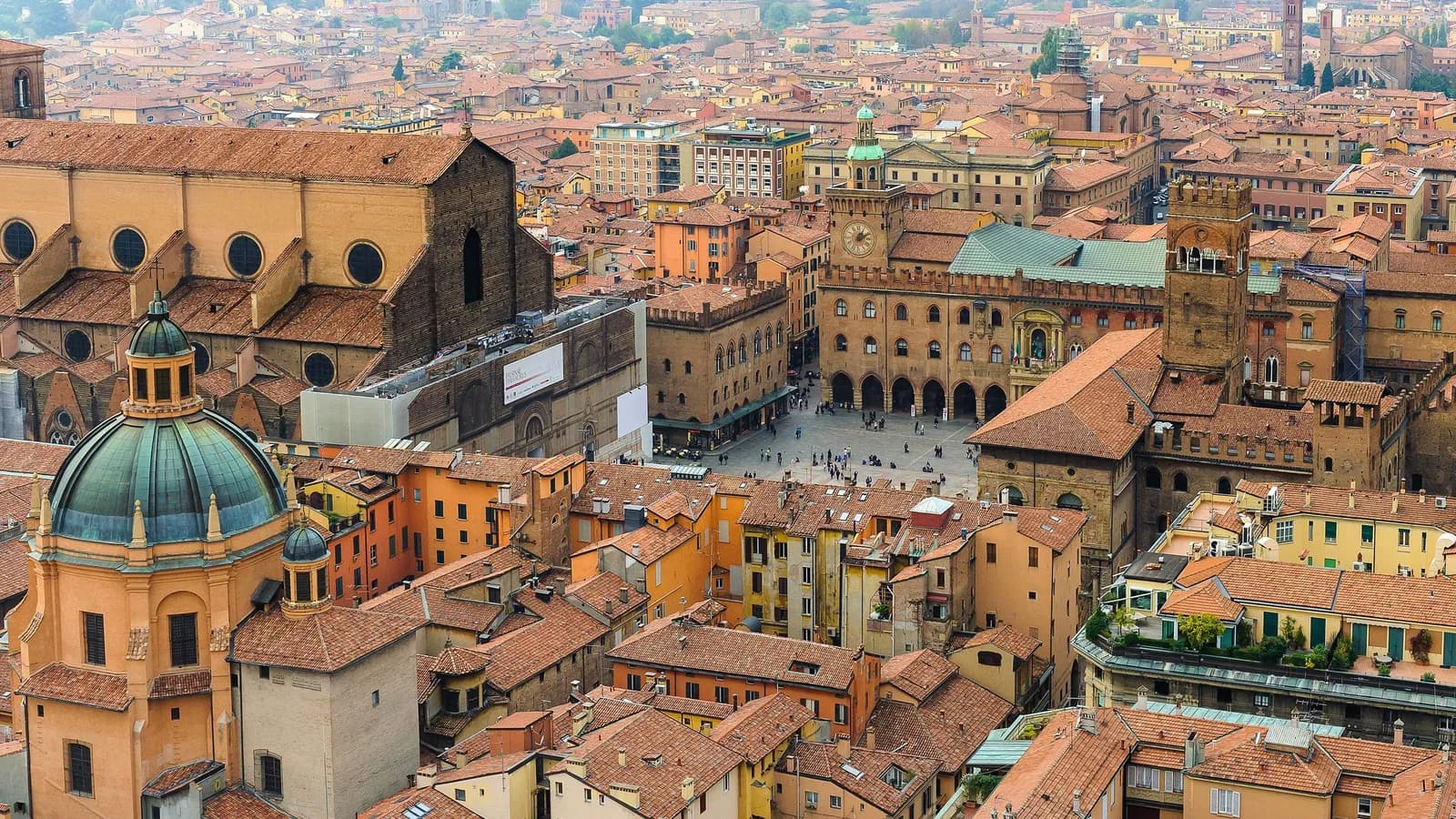 Bologna – Thành phố của những hoài cổ