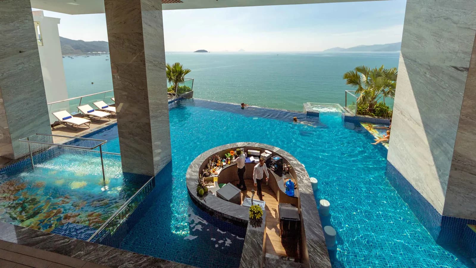 ''Đón hè rộn rã - ưu đãi cực đã'' tại Royal Beach Boton Blue Hotel & Spa Nha Trang