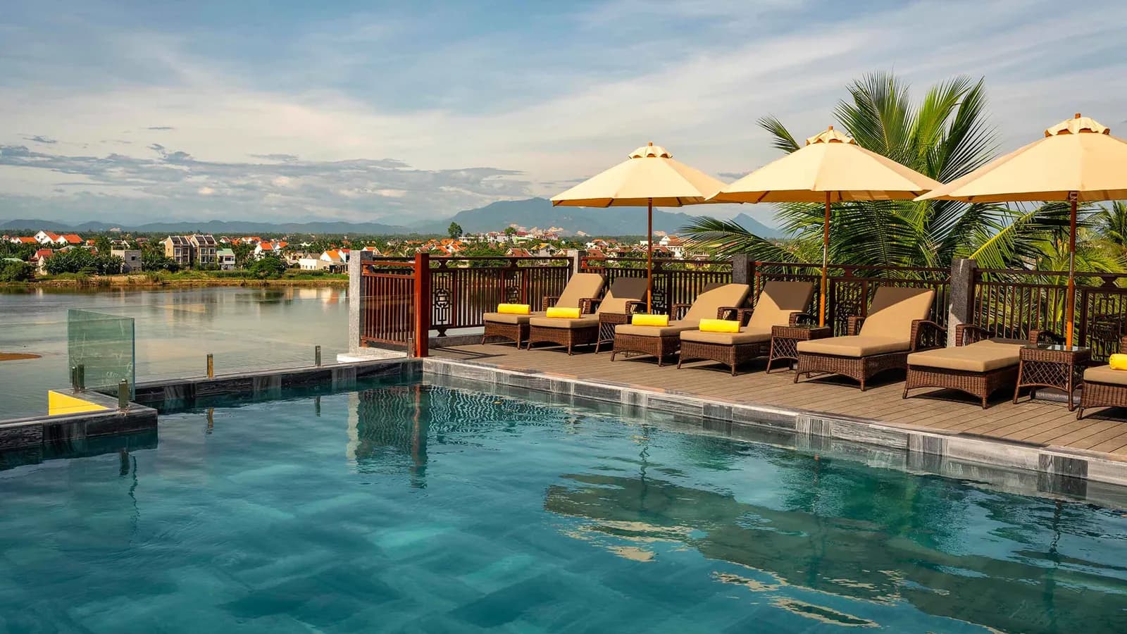 Chiêm ngưỡng vẻ đẹp trầm mặc của một "Hội An thu nhỏ" ngay tại Little Riverside Hội An