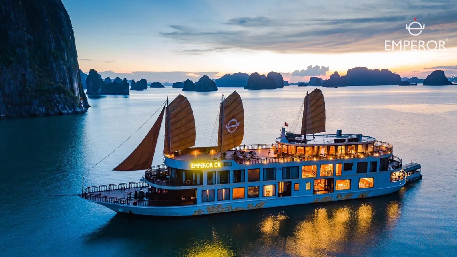 Trải nghiệm “Nhất dạ đế vương - Emperor Cruises Ha Long” cơ hội có 1 - 0 -2 dành cho khách Việt 