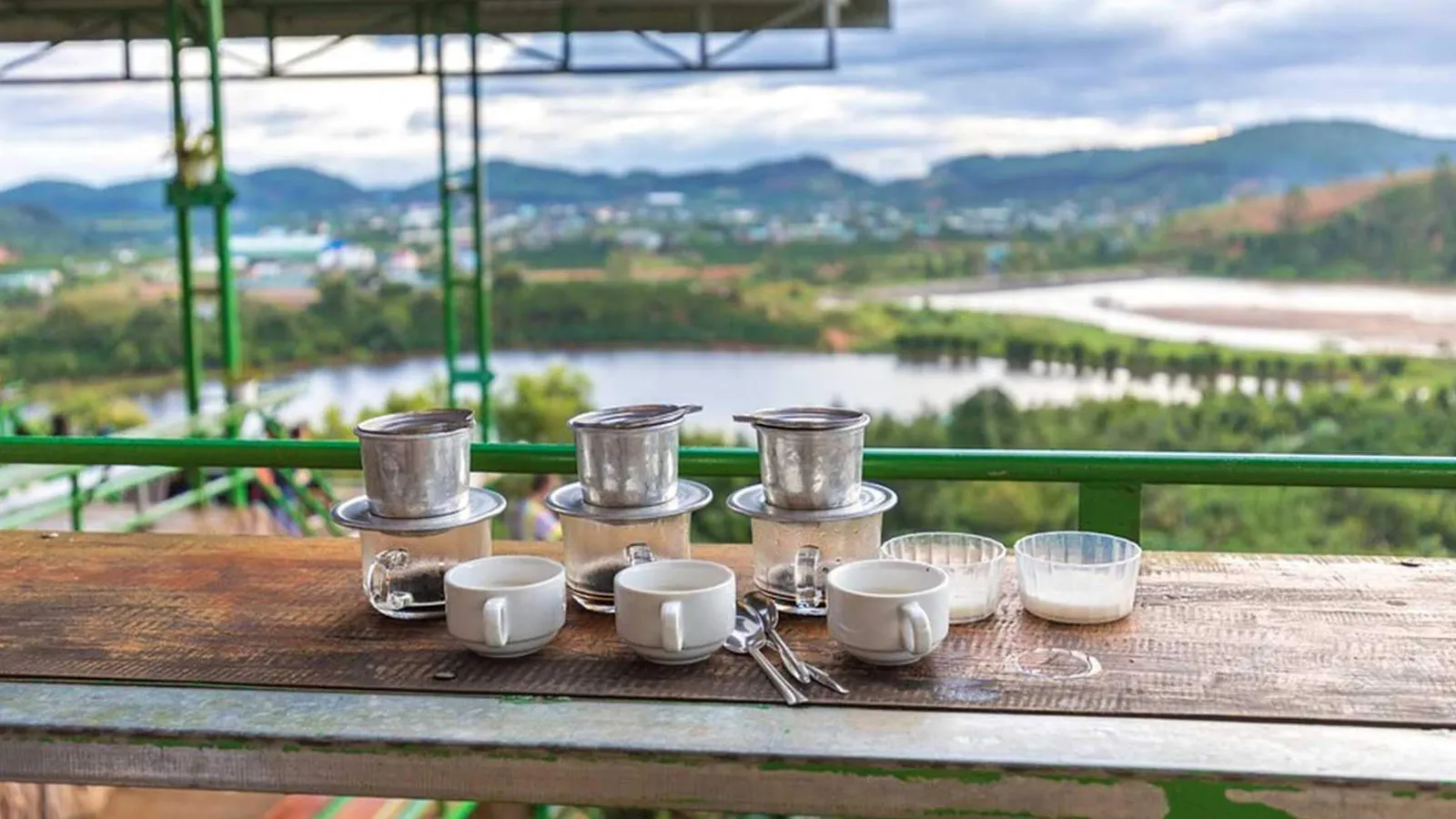 Đừng bỏ lỡ 3 quán cà phê view xịn giá hợp lý tại Đà Lạt