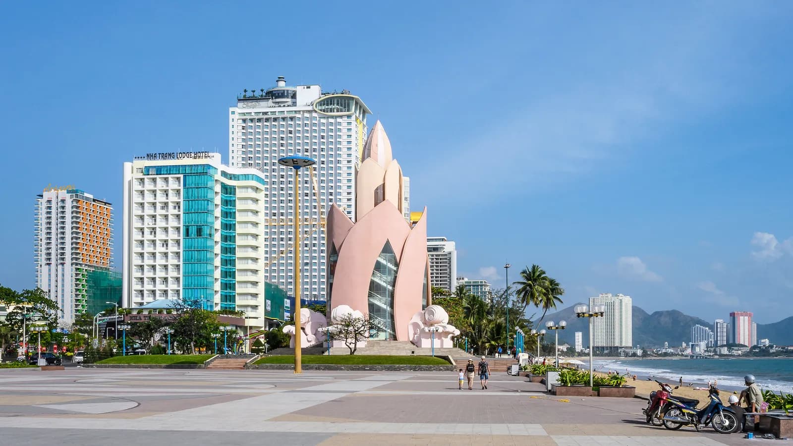 ''Hè nhiều lựa chọn - muôn vàn lối đi'' tại Ariyana SmartCondotel Nha Trang