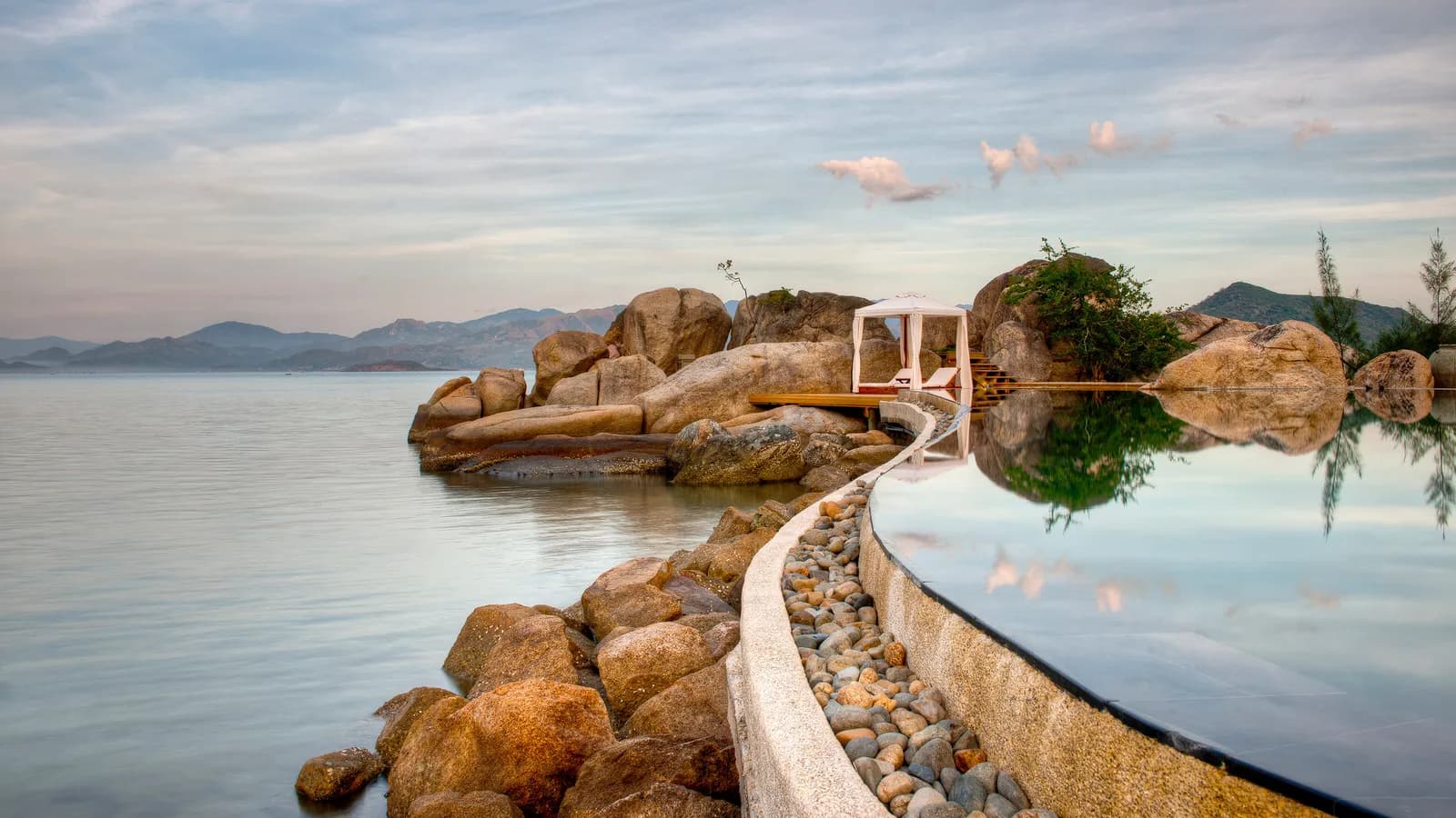L'Alya Ninh Van Bay đạt giải thưởng Traveler Choice của Tripadvisor năm 2020 dành cho hạng mục "Best of the Best"