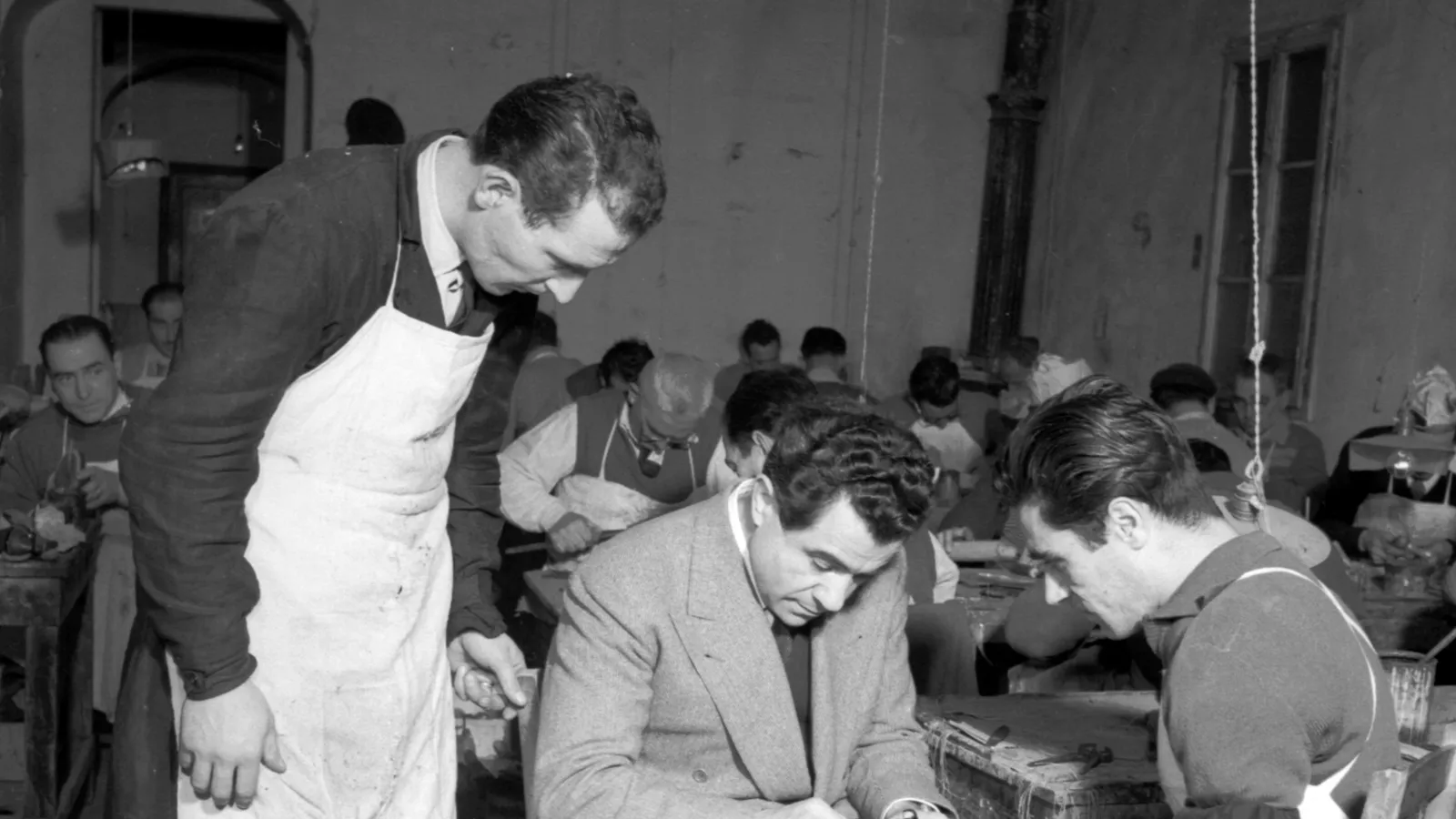 Bản Podcast ''Người đóng những giấc mơ'' - Câu chuyện về cuộc đời đầy cống hiến dành cho những đôi giày