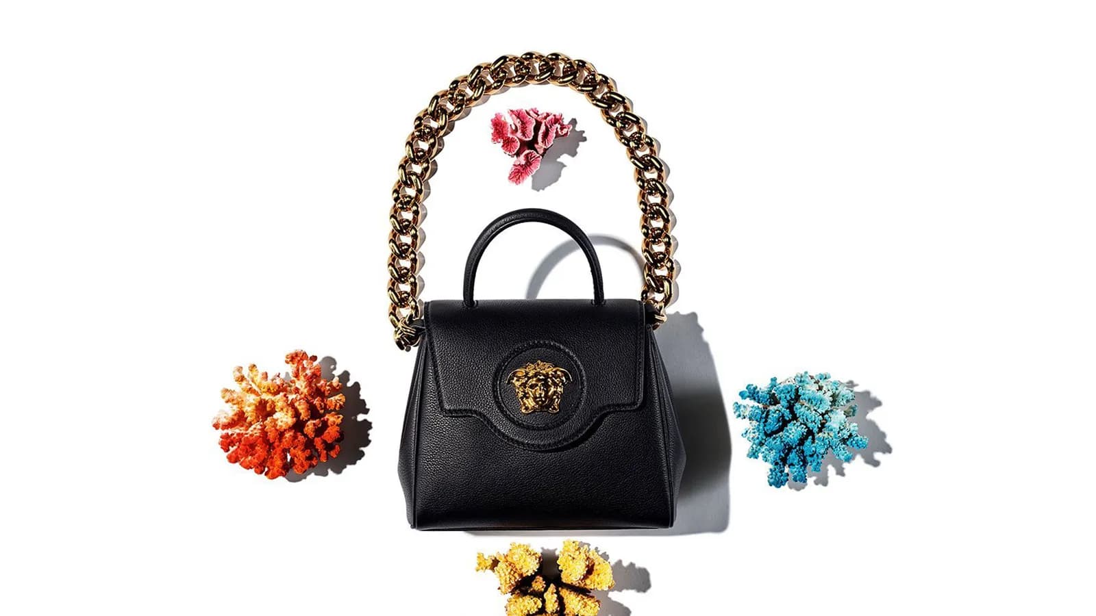 Versace Xuân/Hè 2021: chiếc túi Medusa tại vùng đất Versacepolis