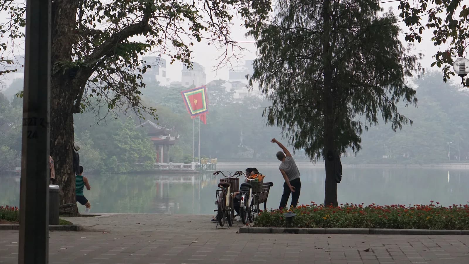 Thức giấc cùng Hà Nội