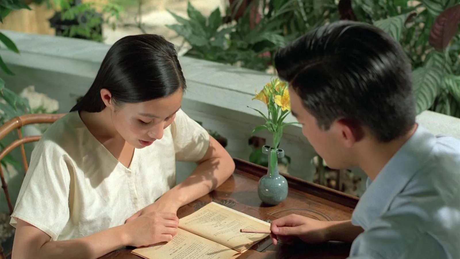 Ngắm Việt Nam đẹp đến nao lòng qua từng thước phim Mùi Đu Đủ Xanh 