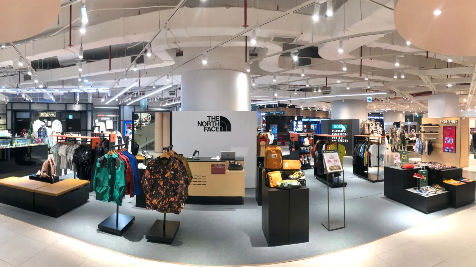 The North Face khai trương gian hàng tại Lotte Centre Hà Nội