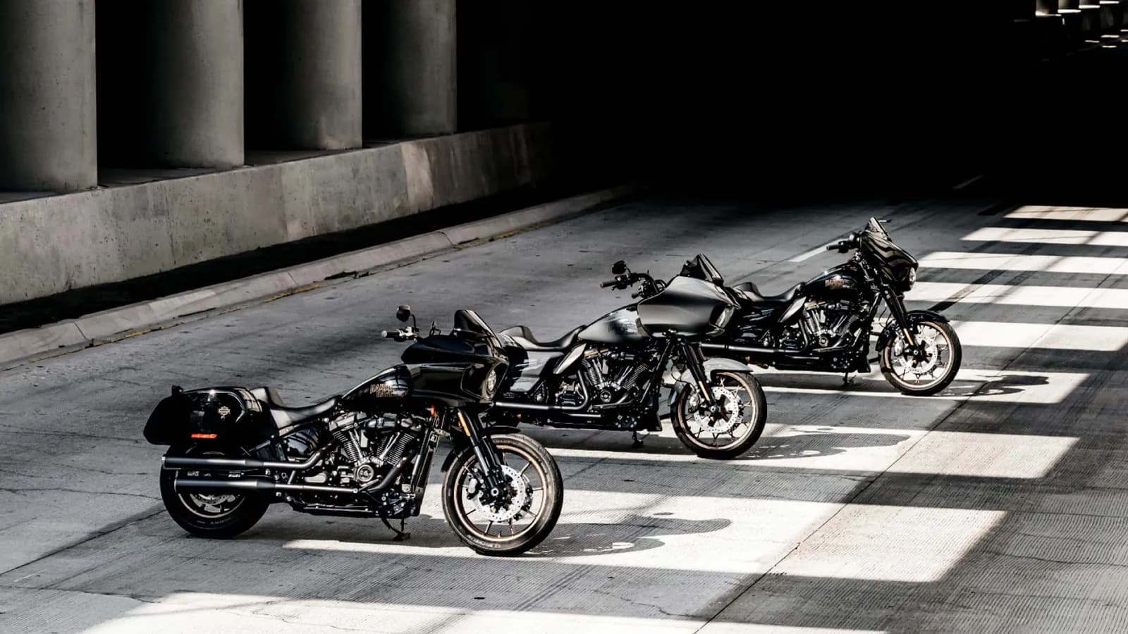 Harley-Davidson hé lộ 7 mẫu xe mới 2022: Động cơ mạnh mẽ hơn, nhiều màu sắc độc đáo 