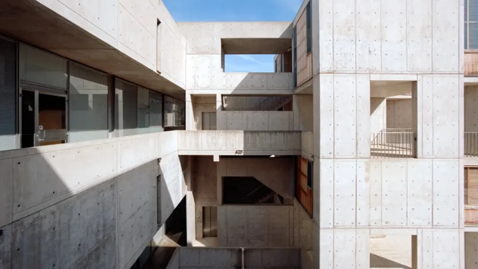 Viện nghiên cứu sinh học Salk: công trình huyền thoại của bậc thầy Louis Kahn