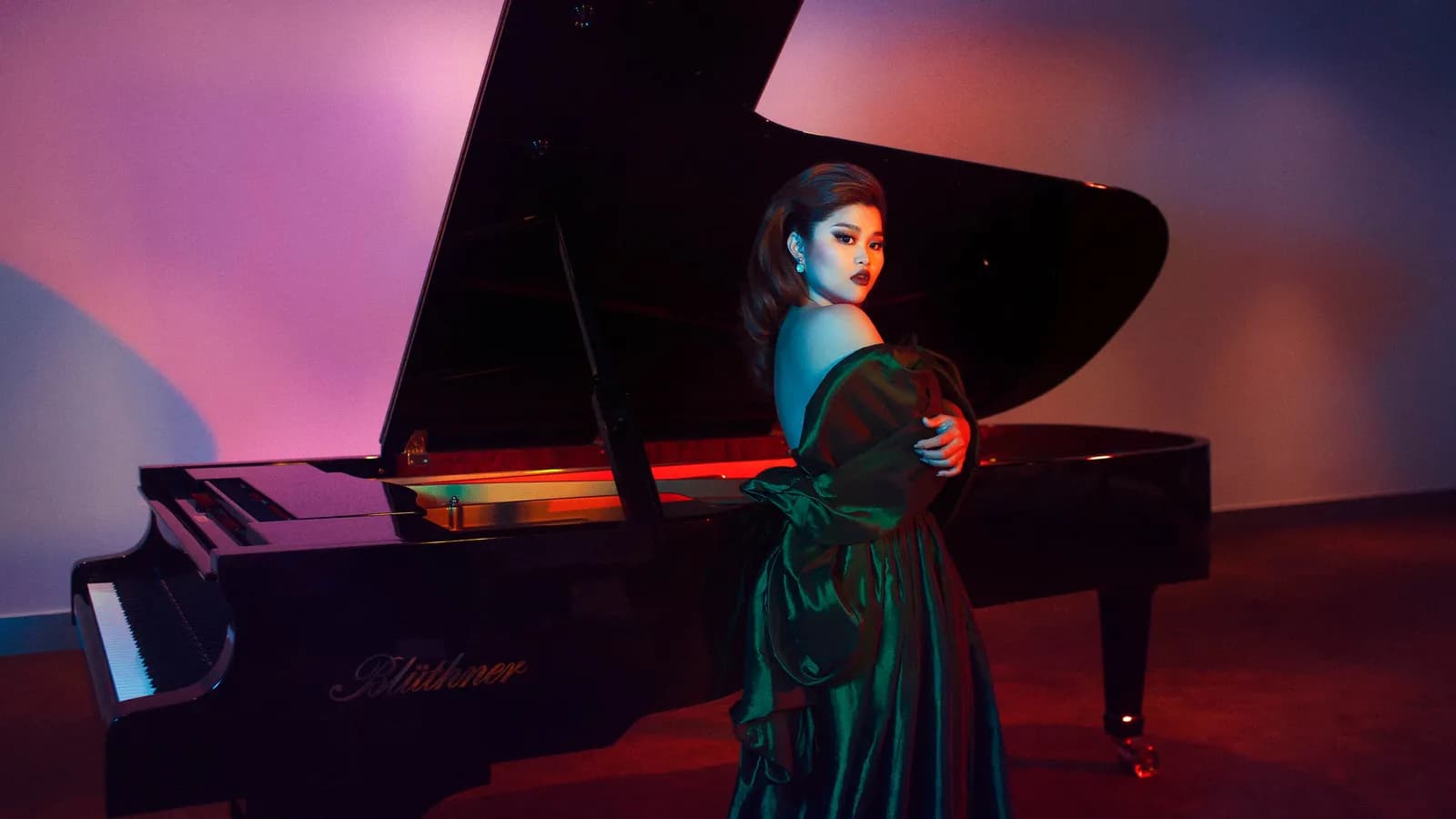 Sorry em yêu lần đầu: Single Art Visual ra mắt hoành tráng của J.ade
