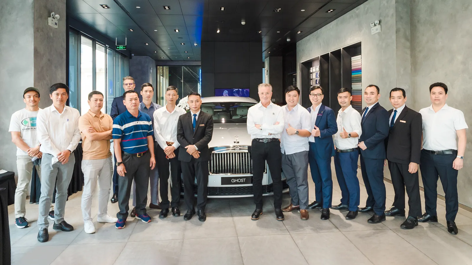 White Gloves – Chương trình đào tạo tài xế Rolls-Royce độc quyền tại Việt Nam