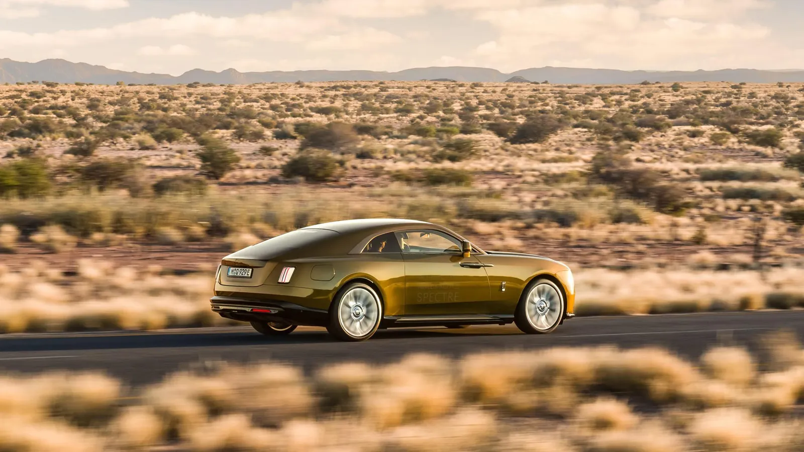 Vì sao Rolls-Royce đến nay mới bước vào sân chơi điện khí hóa?