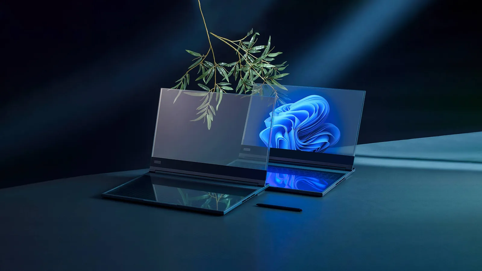 Laptop màn hình trong suốt đầu tiên trên thế giới