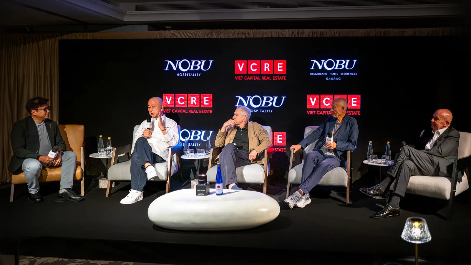 Tài tử Robert De Niro cùng hai đồng sáng lập Nobu Hospitality đến Việt Nam