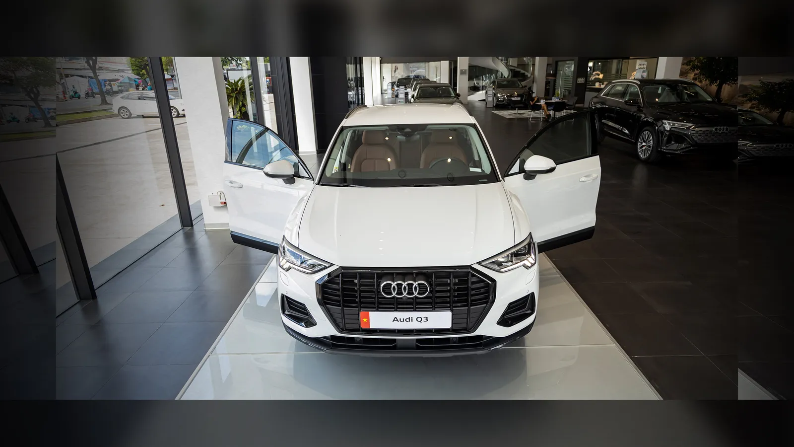 Audi Q3 Advanced Black Edition cá tính ra mắt tại Việt Nam