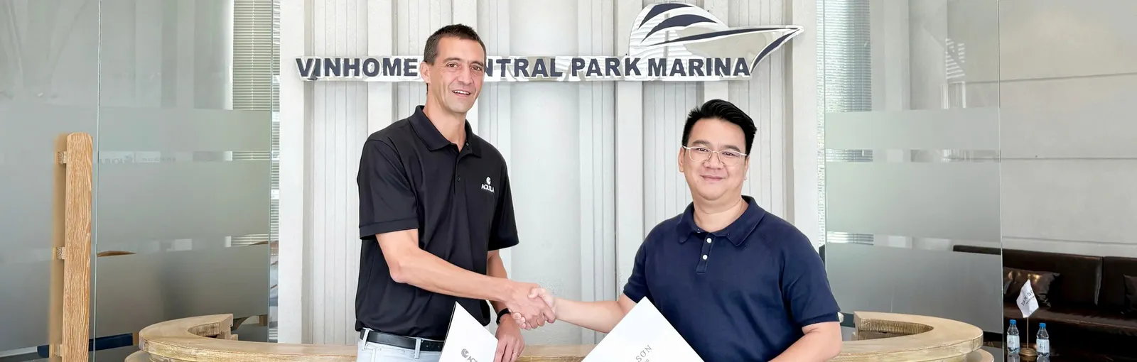 Tam Sơn Yachting phân phối thuyền máy hai thân Aquila ở Việt Nam