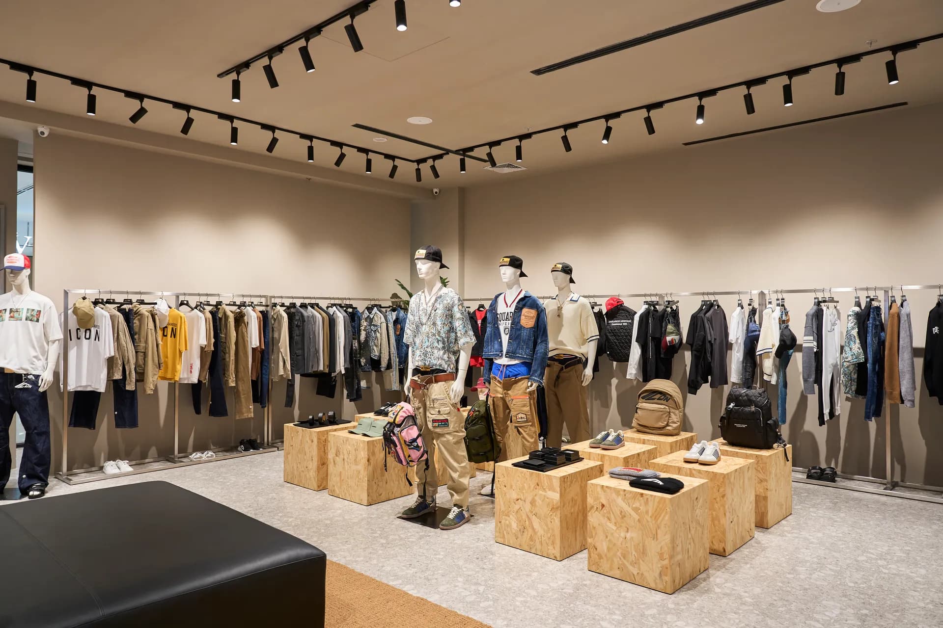 DSQUARED2 ra mắt không gian mới tại Saigon Centre, đánh dấu sự trở lại của biểu tượng thời trang giữa lòng thành phố
