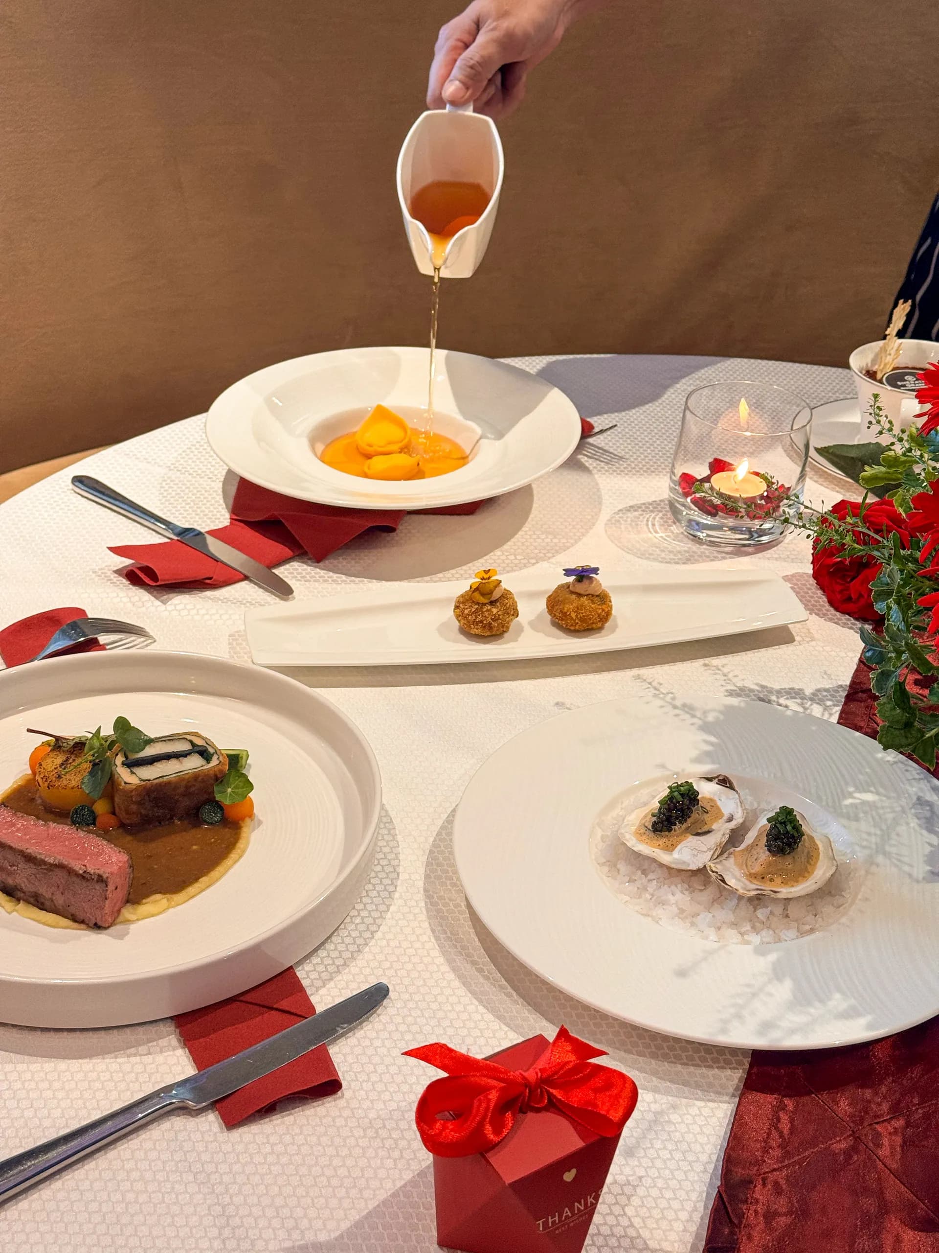 Có gì đặc biệt trong những bữa tiệc mừng Valentine khắp ba miền?