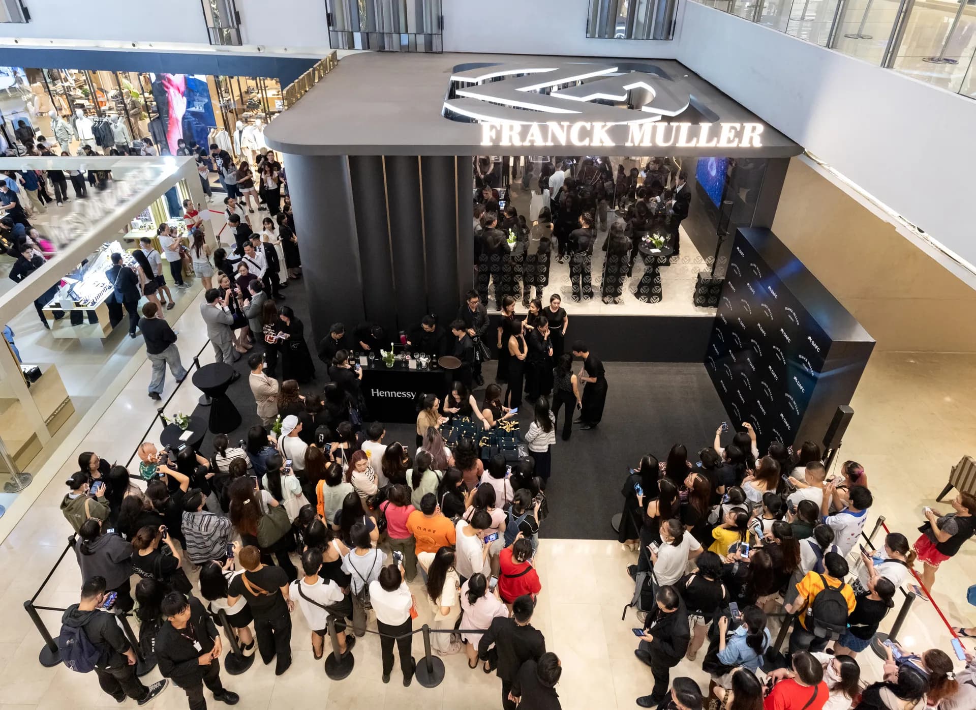 Franck Muller mang kiệt tác Round Triple Mystery đến Saigon Centre, đánh dấu sự ra mắt Pop-up tôn vinh nghệ thuật chế tác đồng hồ Thụy Sĩ