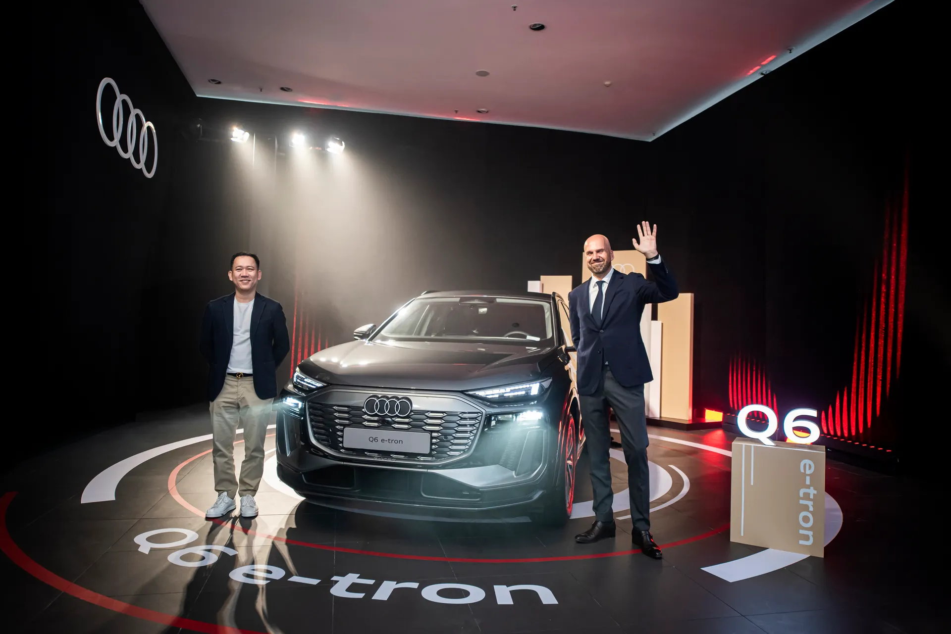 Audi Q6 e-tron và A5 Sedan chính thức lăn bánh tại Việt Nam