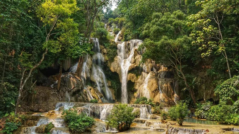 Kuang Si - Thác nước đầy kiêu hãnh của cố đô Luang Prabang