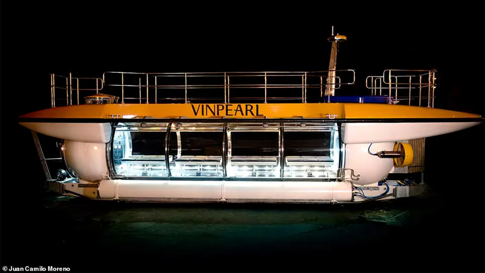 “Siêu phẩm tàu ngầm” của Vinpearl cập bến Nha Trang