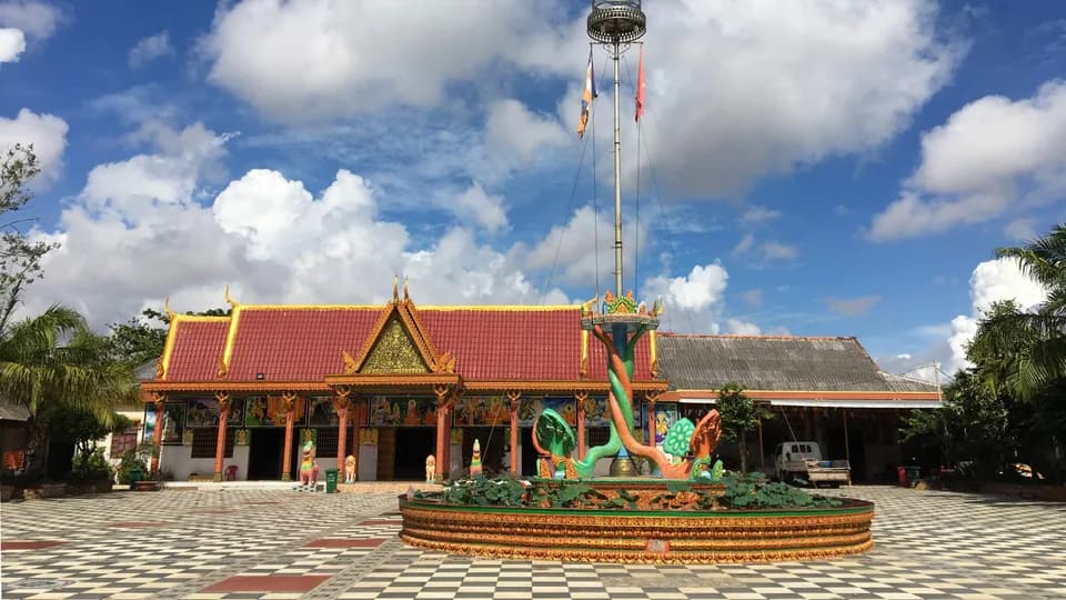 Độc đáo kiến trúc Chùa chén kiểu ở Sóc Trăng