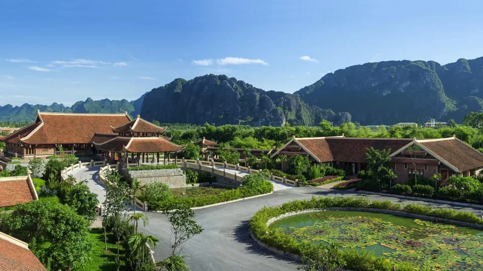 Emeralda Resort Ninh Binh - Trải nghiệm chuyến dã ngoại trong ngày tại “những ngôi làng Bắc Bộ cổ kính”