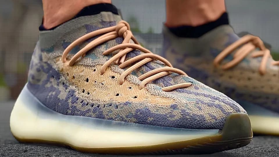 Trải nghiệm adidas Yeezy Boost 380