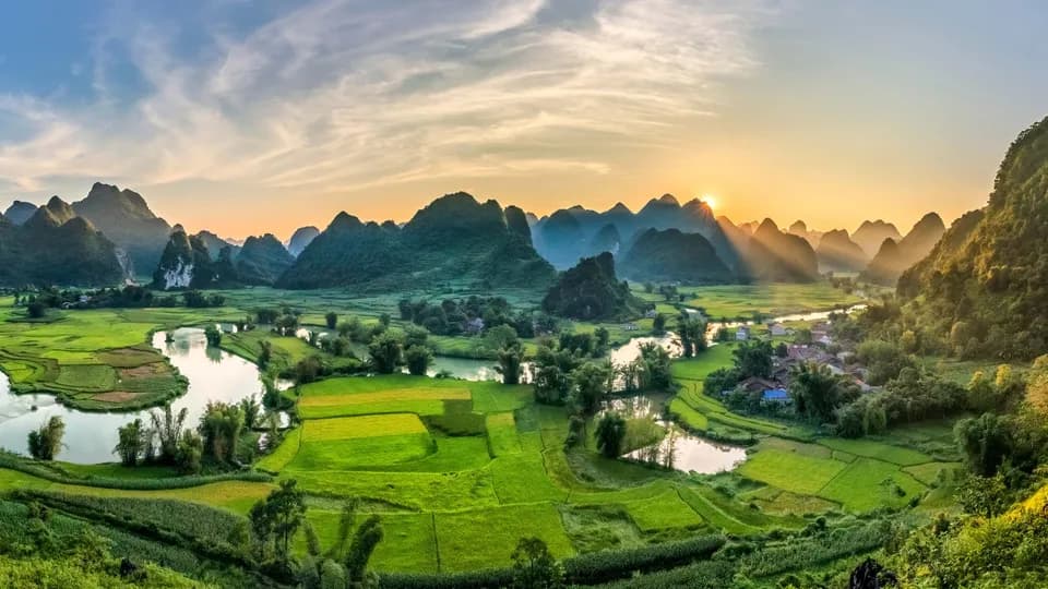 Say đắm vẻ đẹp non nước hữu tình ở miền biên cương Cao Bằng