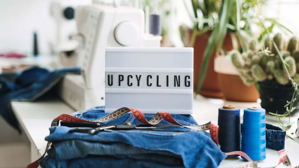 Bạn biết gì về upcycling và xu hướng upcycling trong thời trang?