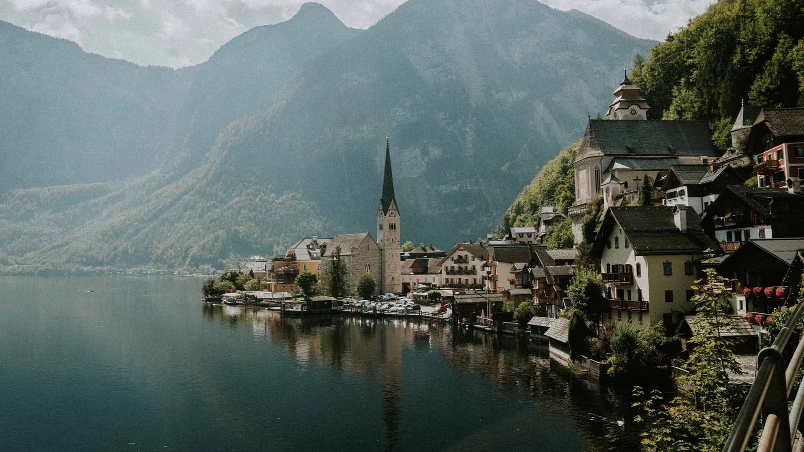 Hallstatt: Thị trấn cổ đẹp nhất nước Áo dưới góc nhìn của chàng trai Việt