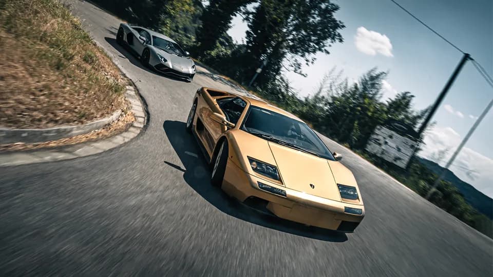 Lamborghini Diablo sử dụng động cơ V12 huyền thoại, định nghĩa lại phân khúc siêu xe