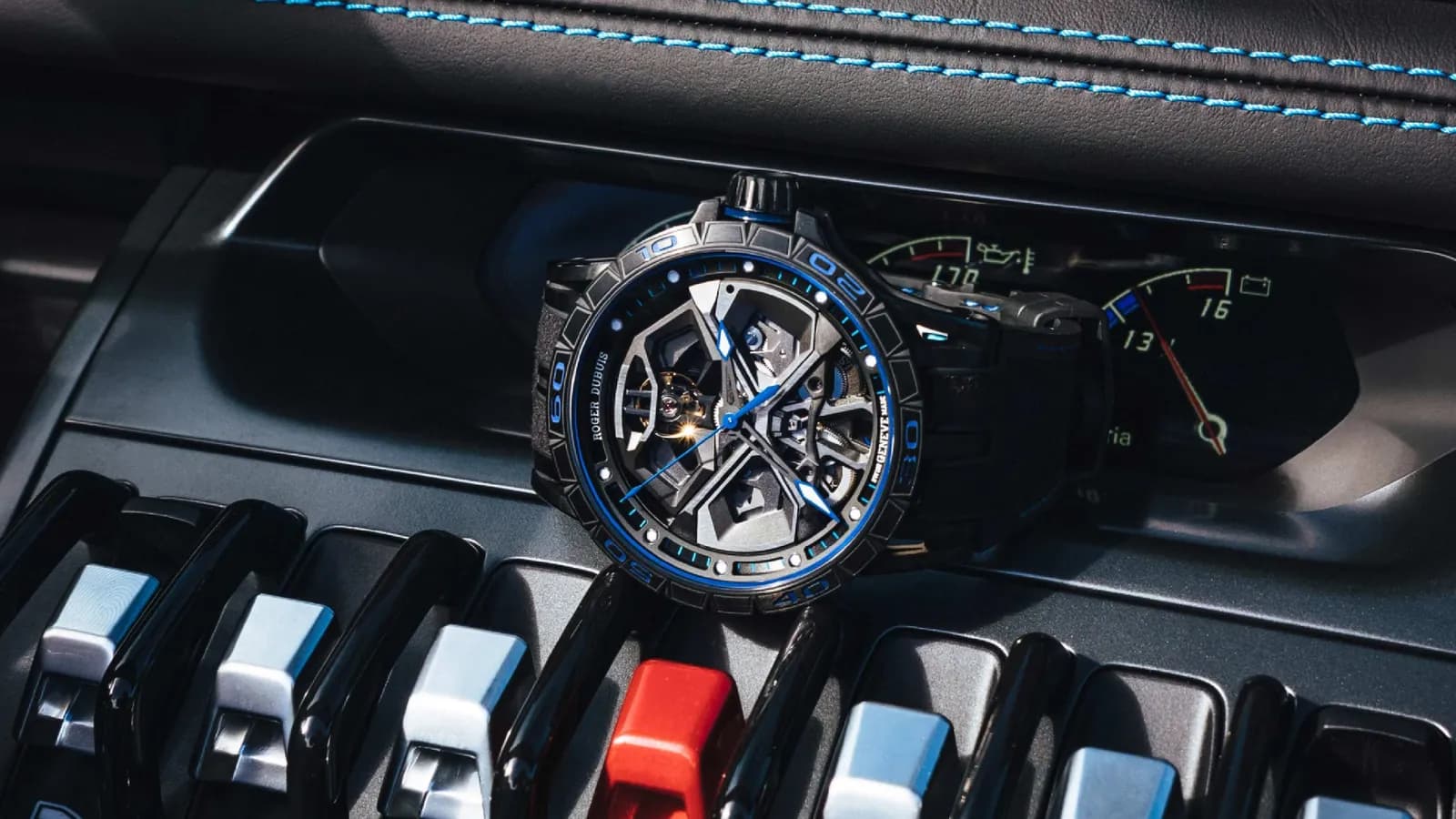Thương hiệu đồng hồ Roger Dubuis chào đón giới mộ điệu tại pop-up ngay trung tâm Sài Gòn