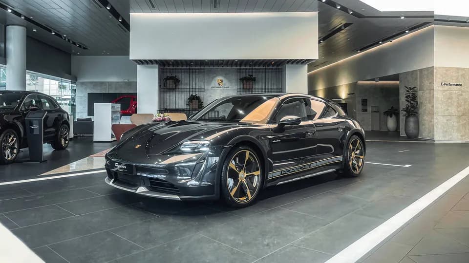 Taycan Turbo Cross Turismo - Làn gió mới cho phân khúc xe điện hạng sang