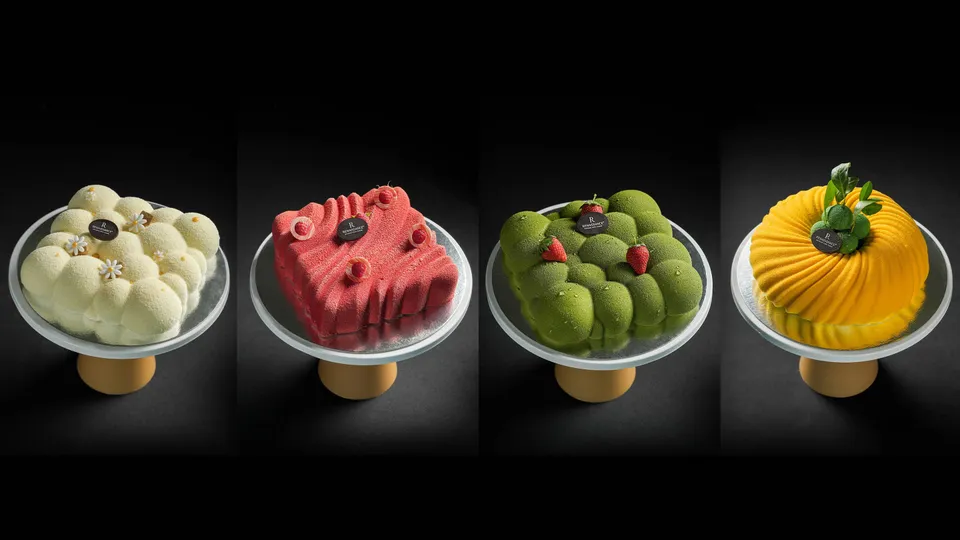 "Slice into Surprise": BST bánh ngọt nguyên ổ mới từ Renaissance Saigon
