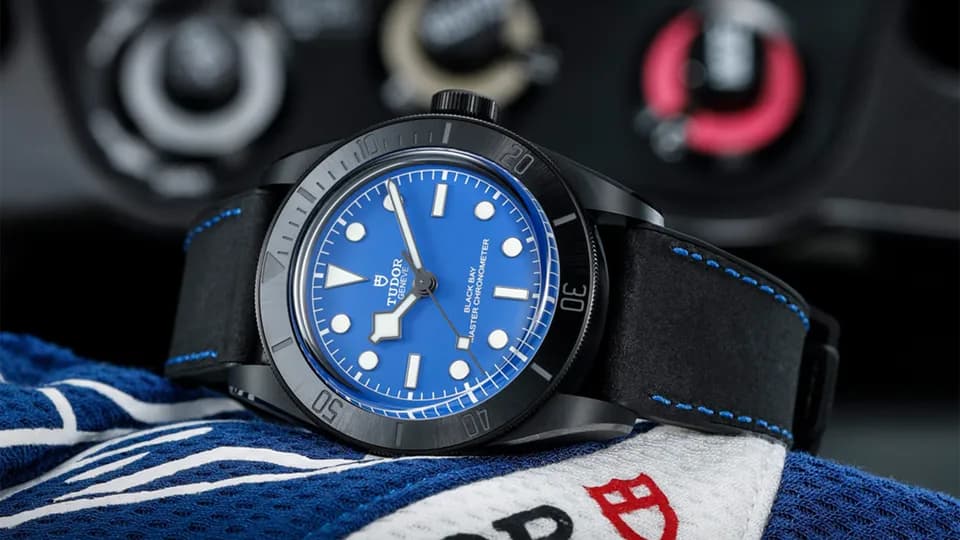 Tudor Black Bay Ceramic bản đặc biệt diện màu đội đua F1 mới