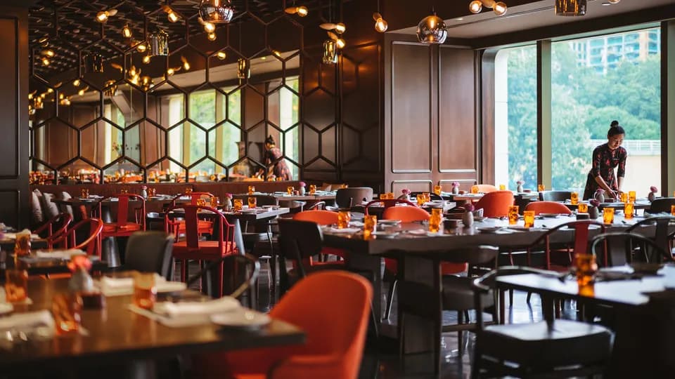 Trải nghiệm đại tiệc cua nồi đất không giới hạn tại Hôtel Des Arts Saigon