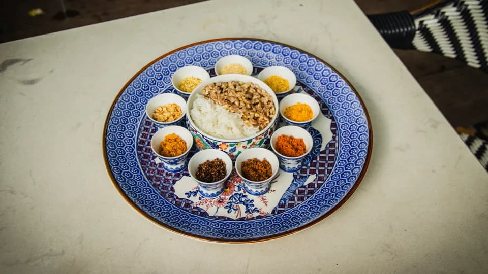 "Cơm Tiến Vua" ở Madame Lam: Hơi thở Đông Dương trong từng hạt ngọc thơm