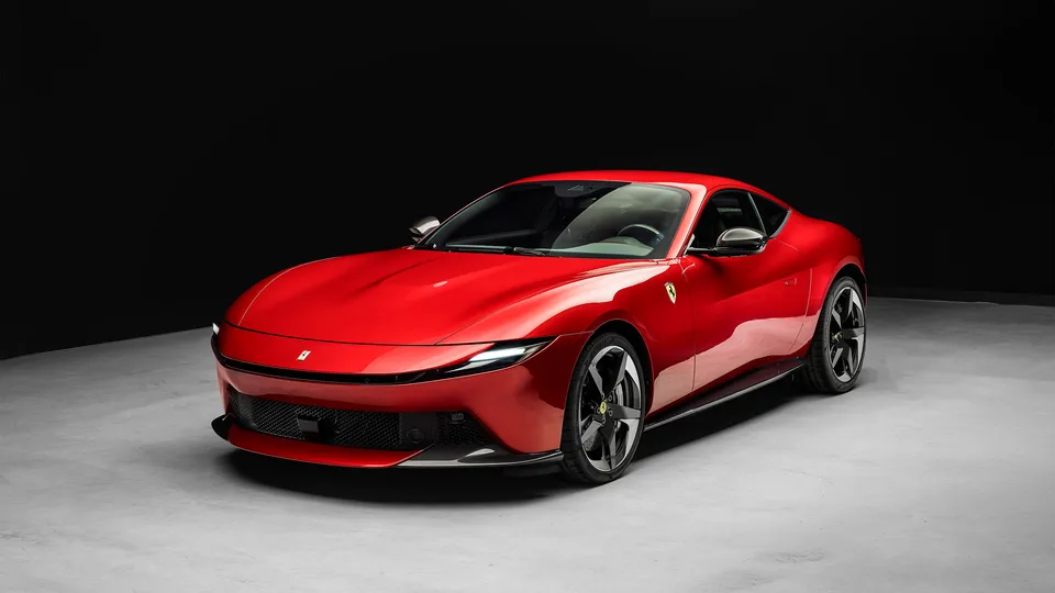 Bờ biển rực rỡ sắc màu của nước Ý trên cỗ xe Ferrari