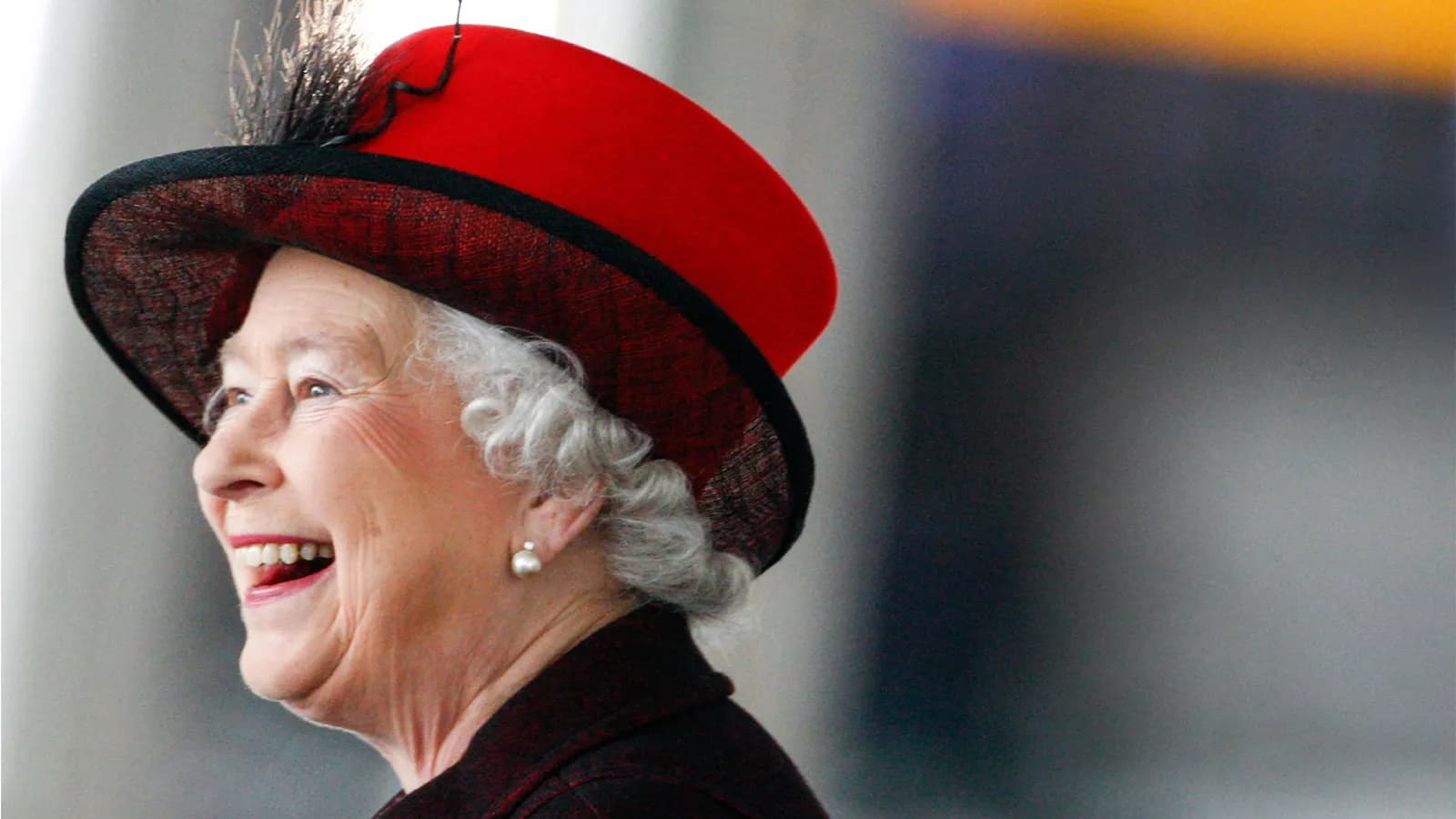 10 bài học cuộc sống và bí quyết sống khoẻ từ Nữ hoàng Elizabeth