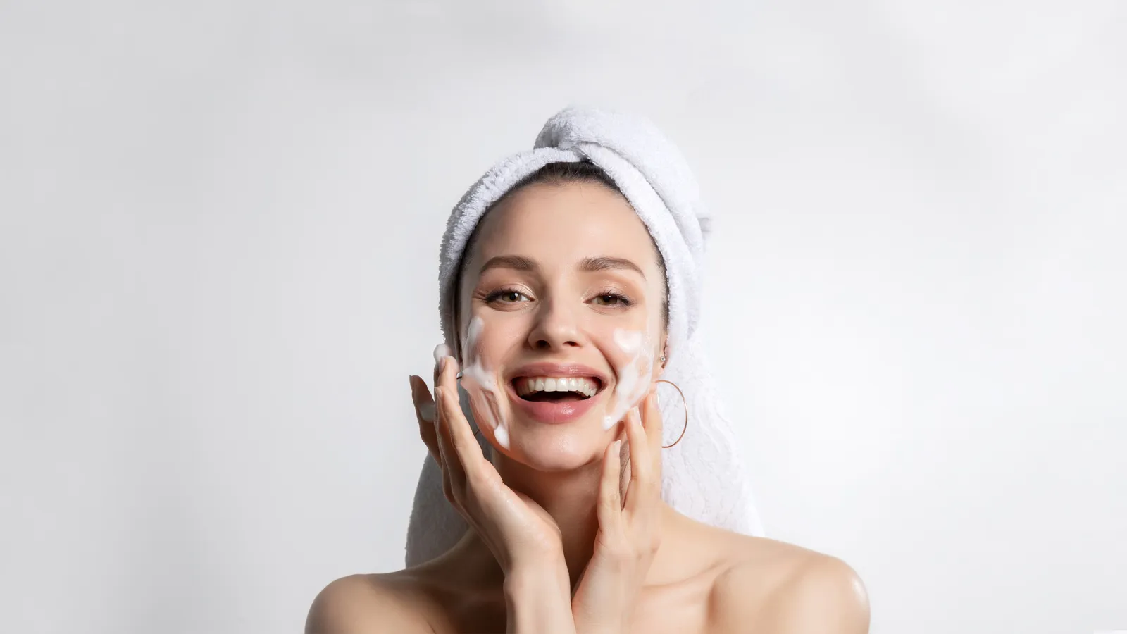 Làm sạch kép - Bí quyết vàng để làn da khoẻ đẹp hơn