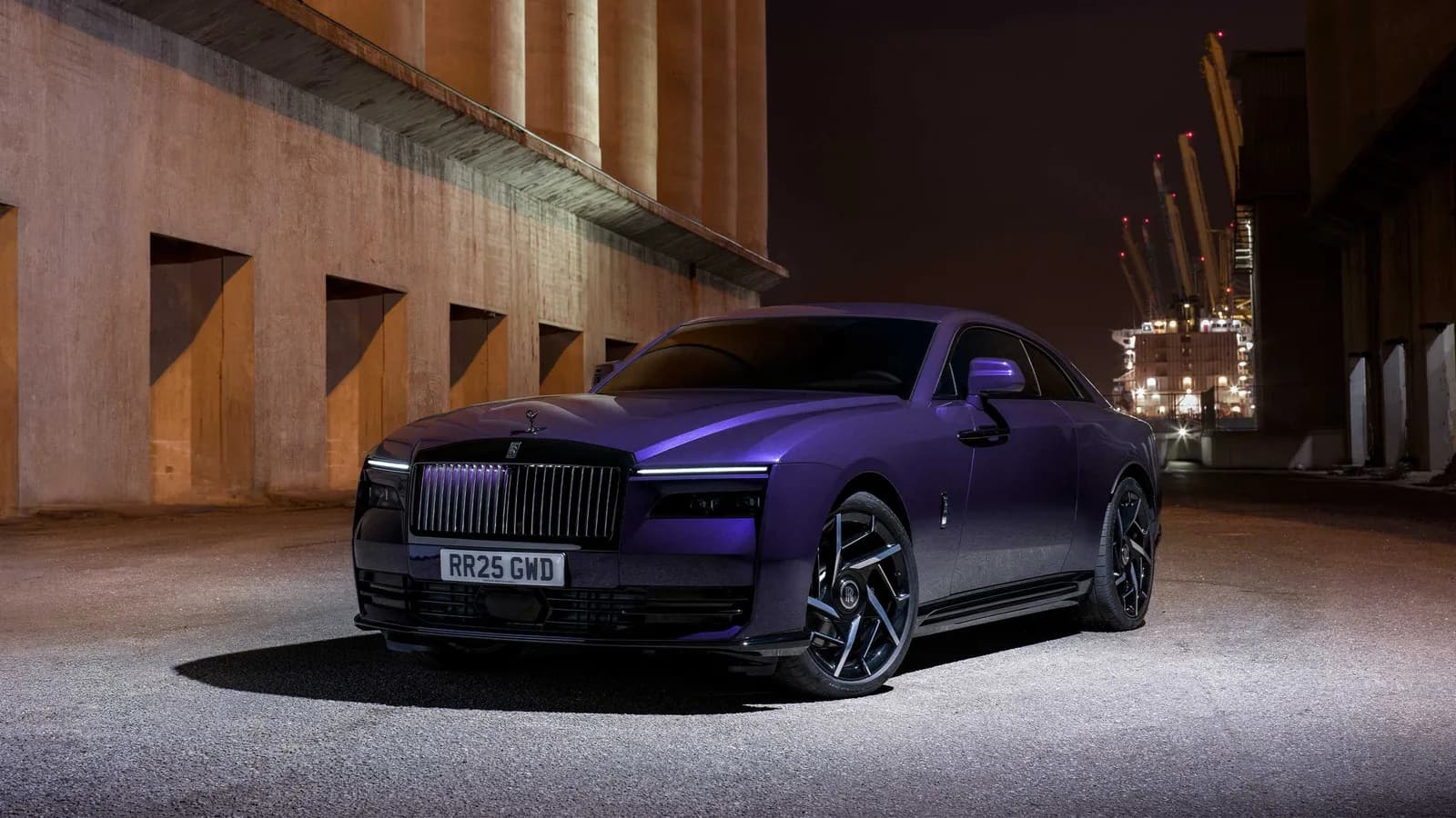 Black Badge Spectre: Chiếc Rolls-Royce mạnh nhất trong lịch sử